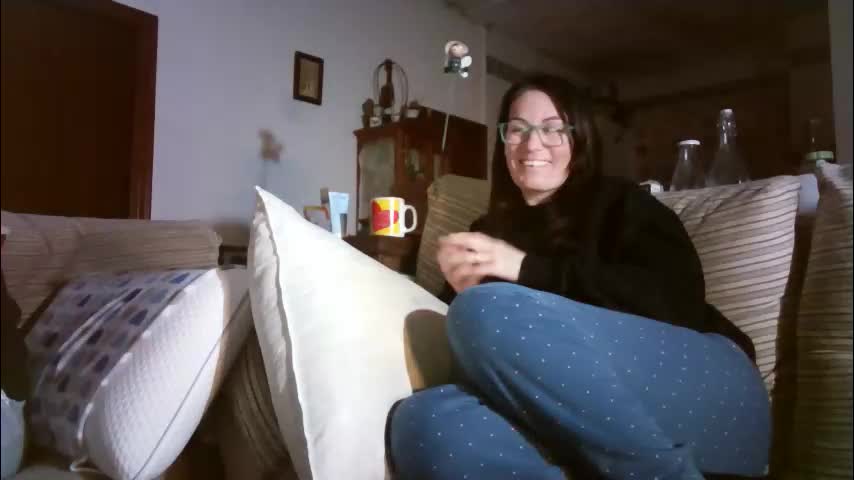 lolahueso Cam Model Chat January 12, 2026