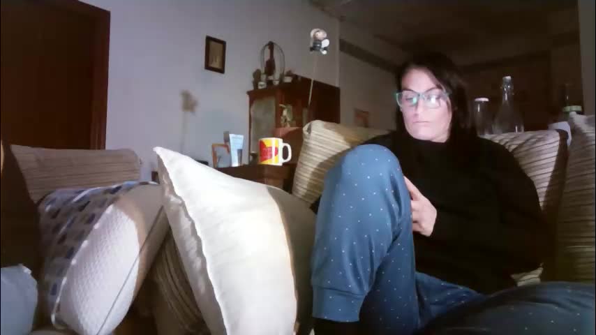 lolahueso Cam Model Chat January 13, 2026