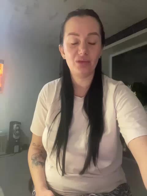 goldenwitchx Cam Model Chat January 13, 2026