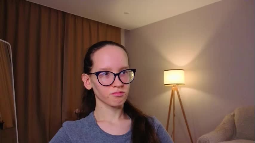 lynettebails Cam Model Chat January 13, 2026