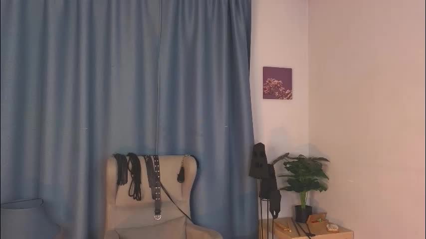 hotlaracroft Cam Model Chat January 13, 2026