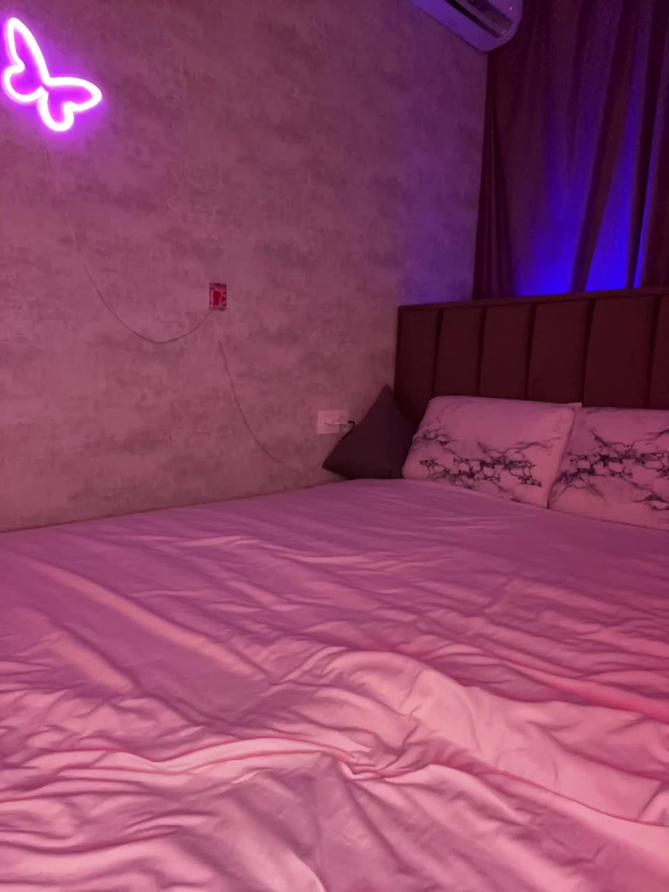 ButttFly Cam Model Chat January 13, 2026