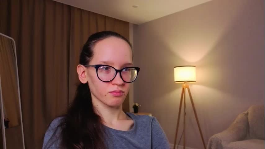 lynettebails Cam Model Chat January 13, 2026