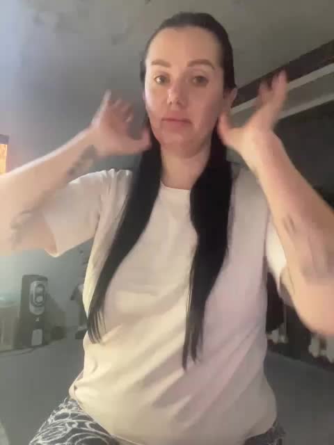 goldenwitchx Cam Model Chat January 13, 2026