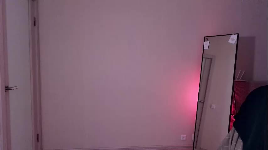 little_pretty_woman Cam Model Chat January 13, 2026
