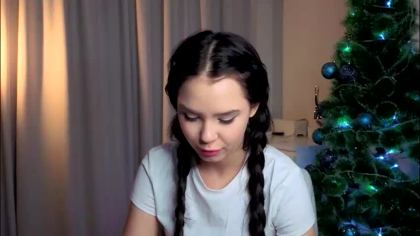 slyshypie Cam Model Chat January 13, 2026