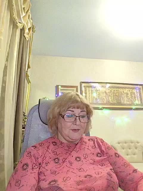 KarinkaSweet Cam Model Chat January 13, 2026