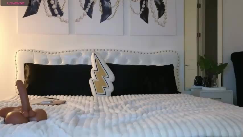 VioletBaby Cam Model Chat January 13, 2026