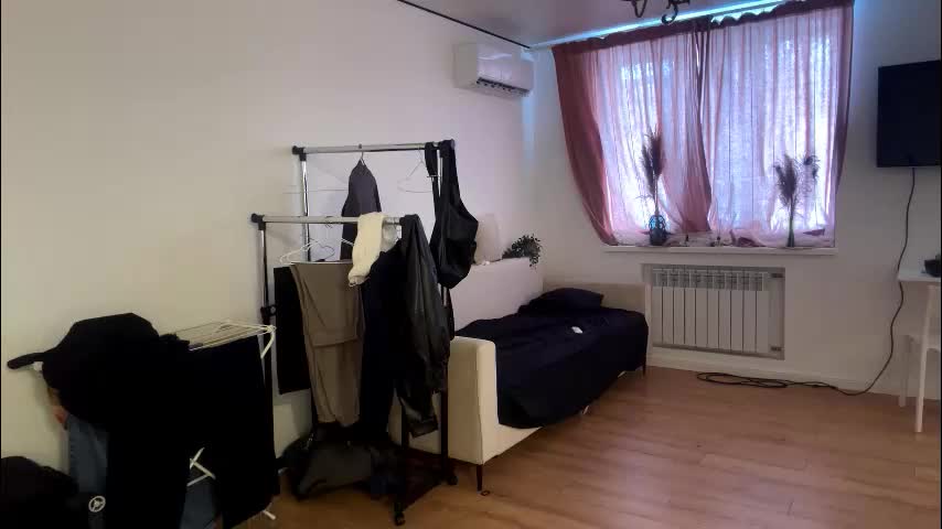 viviennebreihan Cam Model Chat January 13, 2026