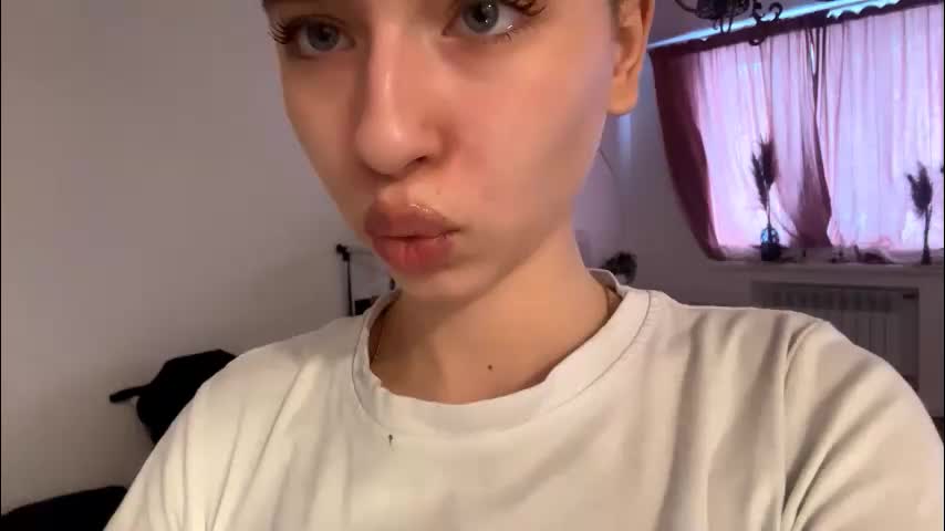 viviennebreihan Cam Model Chat January 13, 2026