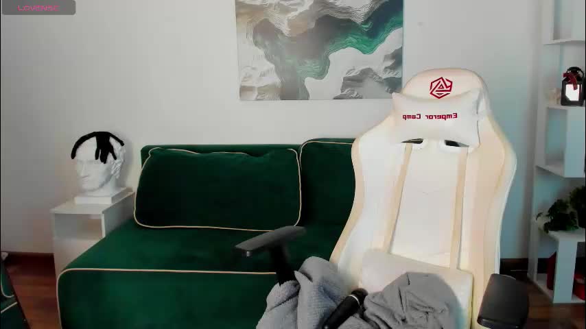 suzyjames Cam Model Chat January 13, 2026