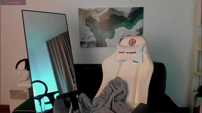 suzyjames Cam Model Chat January 13, 2026