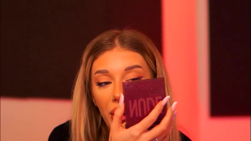 ellieredd Cam Model Chat January 13, 2026