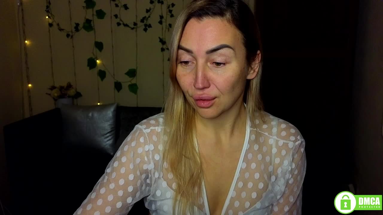 Jullyblondkiss Cam Model Chat January 13, 2026