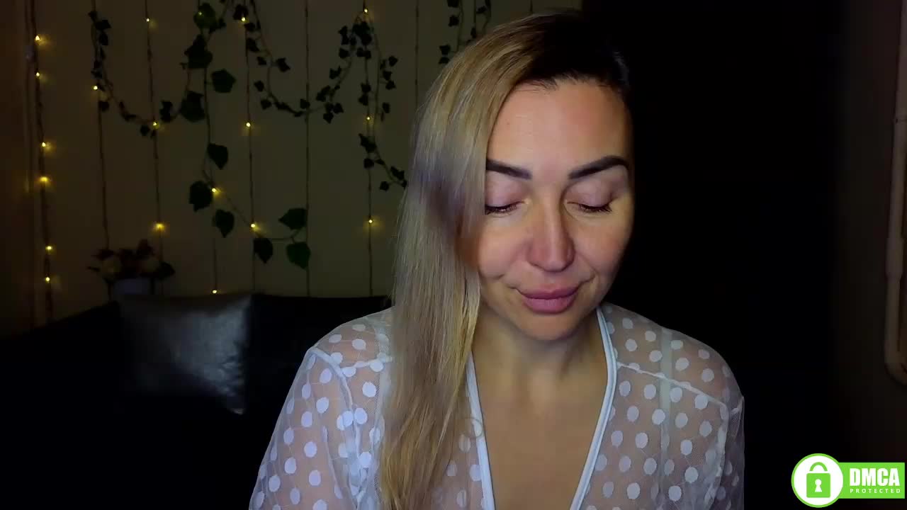 Jullyblondkiss Cam Model Chat January 13, 2026