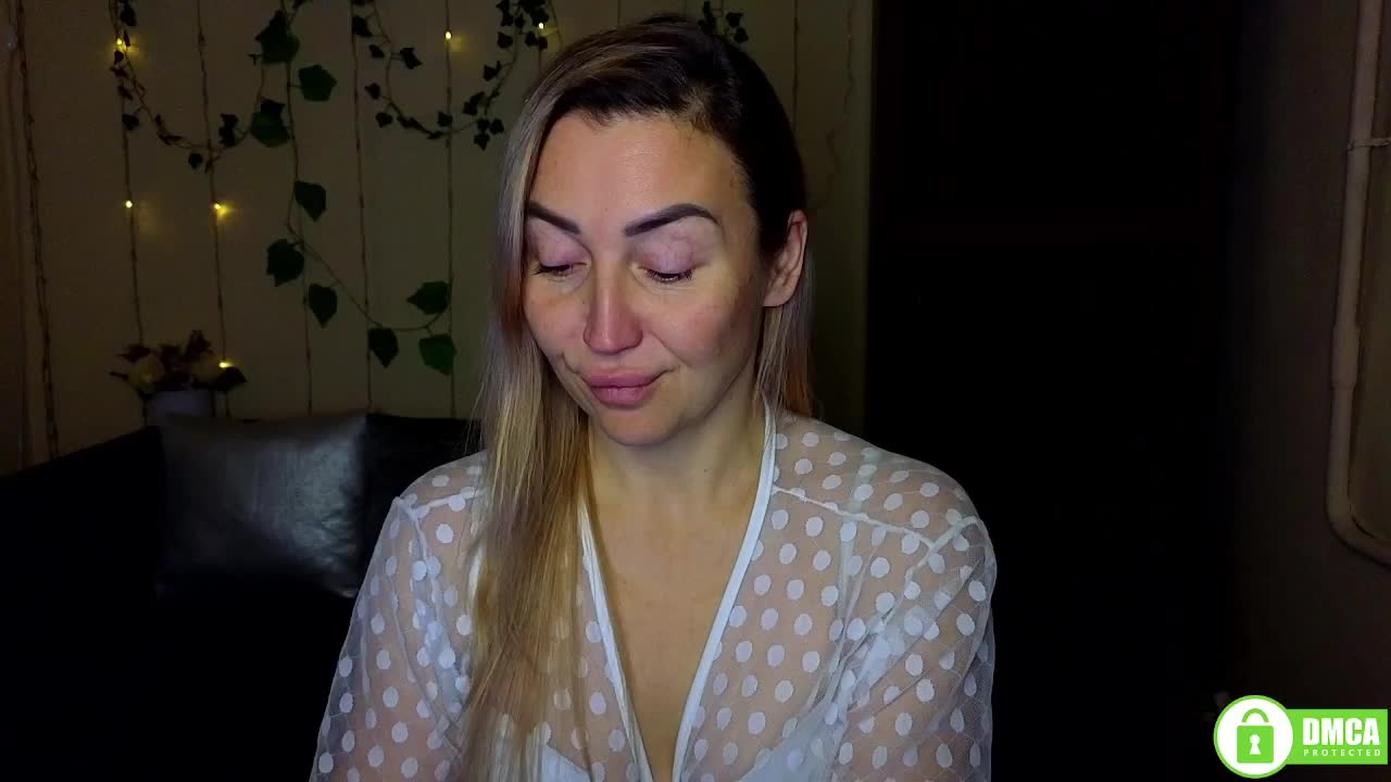 Jullyblondkiss Cam Model Chat January 13, 2026