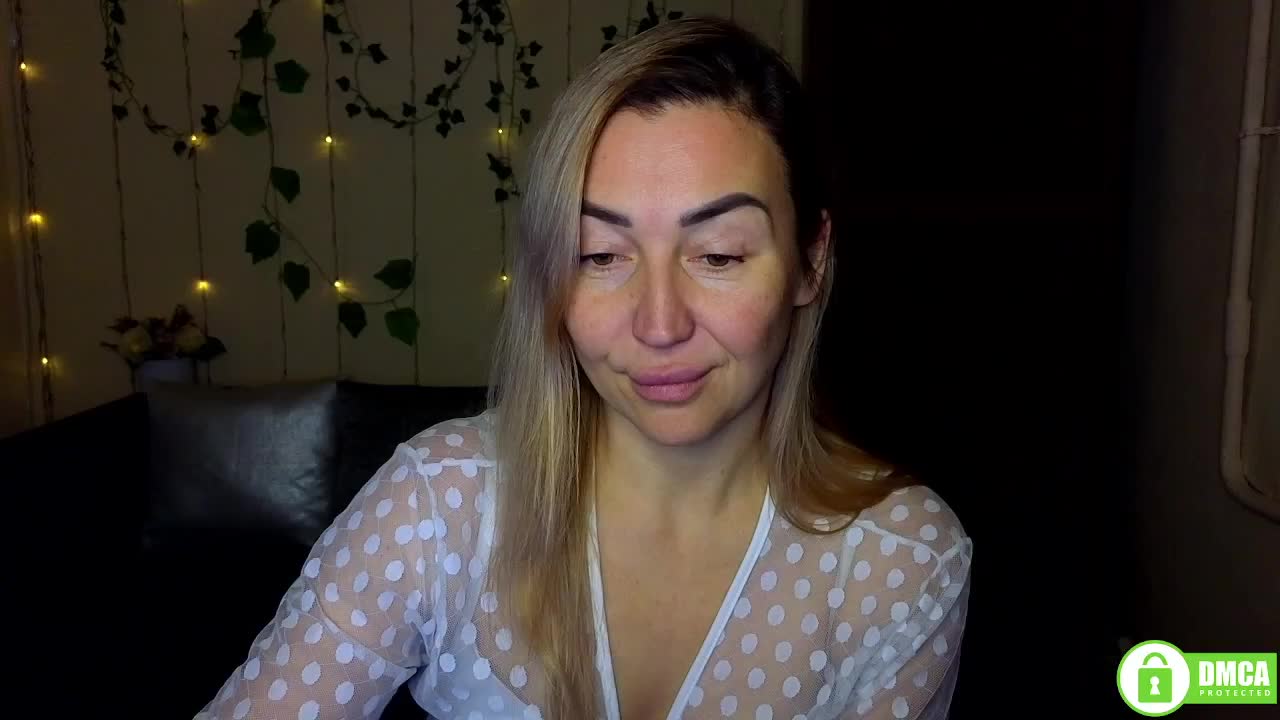 Jullyblondkiss Cam Model Chat January 13, 2026