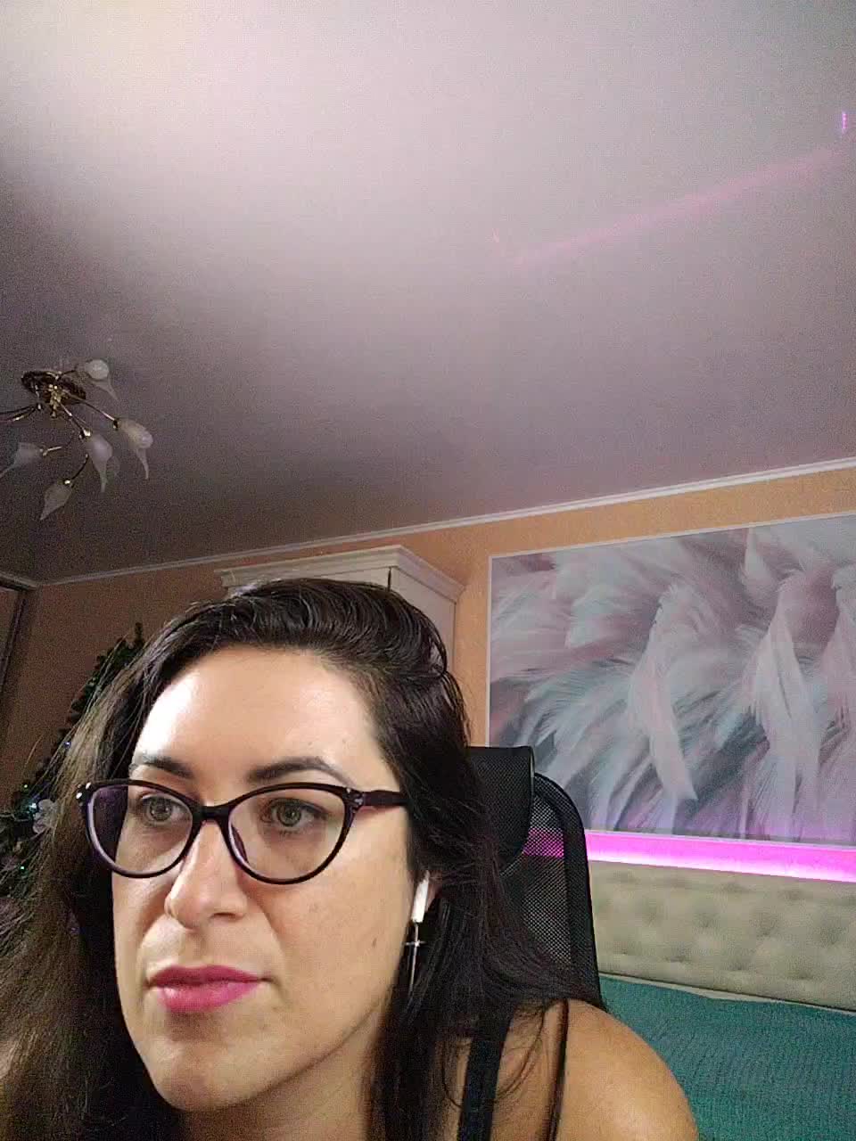 AlicaLovely Cam Model Chat January 13, 2026