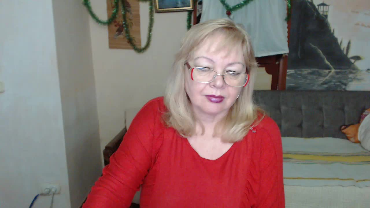 EvelynLoveShy Cam Model Chat January 13, 2026