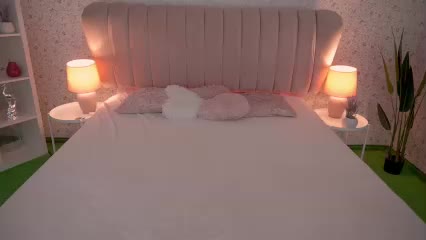 MirandaHobbs Cam Model Chat January 13, 2026