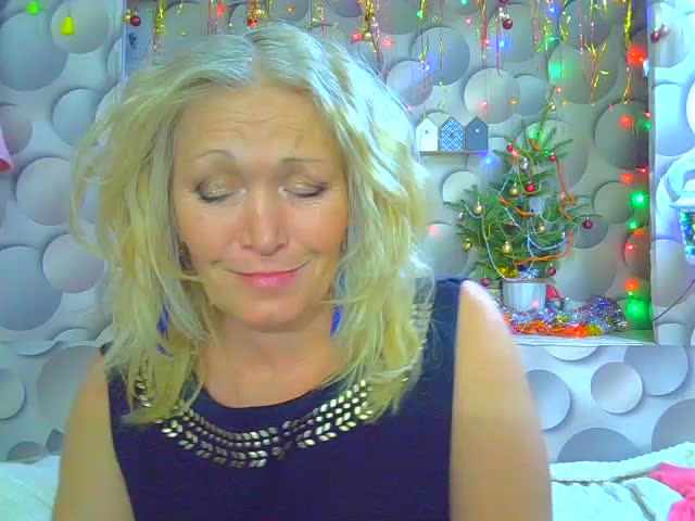 LizSage Cam Model Chat January 13, 2026