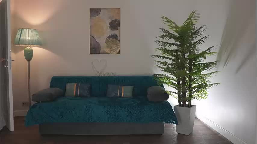 yvonna_ Cam Model Chat January 13, 2026