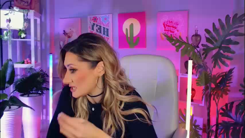 sarahholly Cam Model Chat January 13, 2026