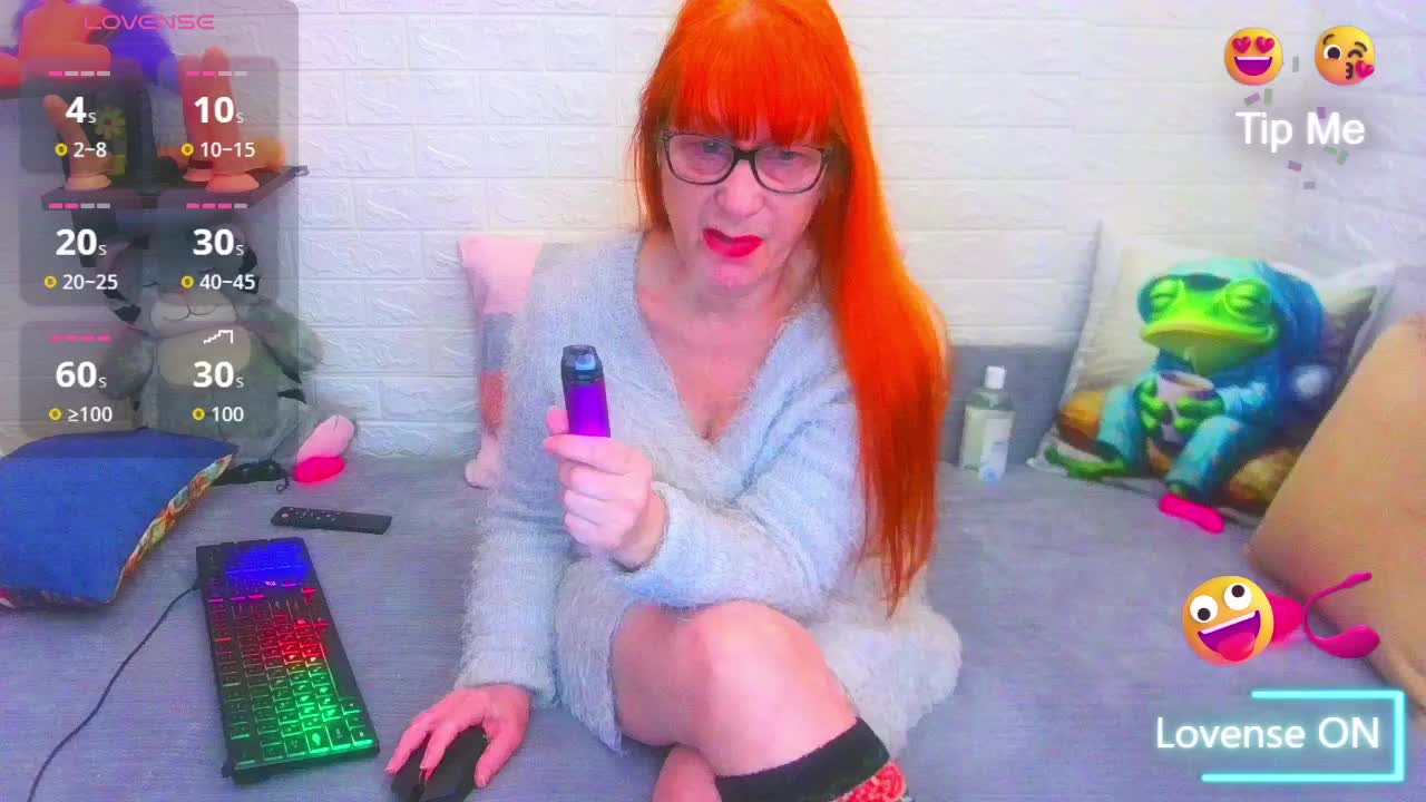 FoxyMature Cam Model Chat January 13, 2026