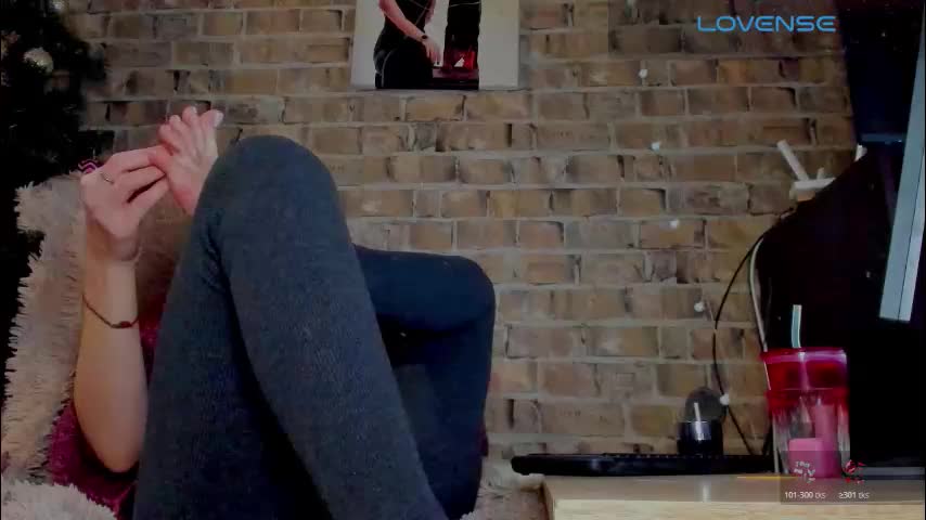 misspetitevenus Cam Model Chat January 13, 2026