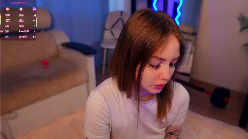 hip_hop_baby Cam Model Chat January 13, 2026