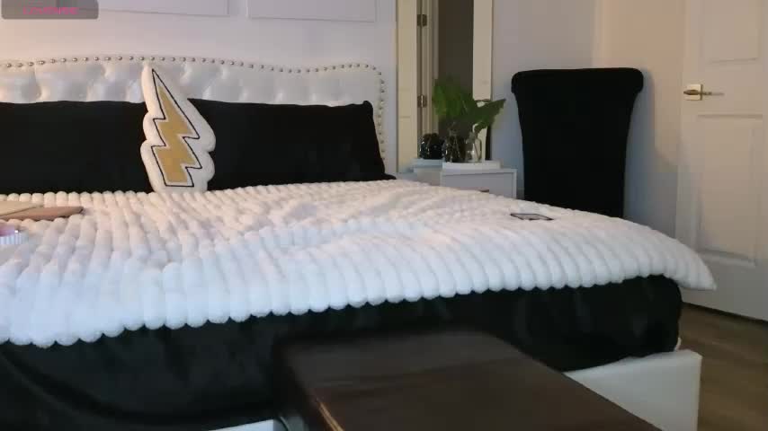 VioletBaby Cam Model Chat January 13, 2026