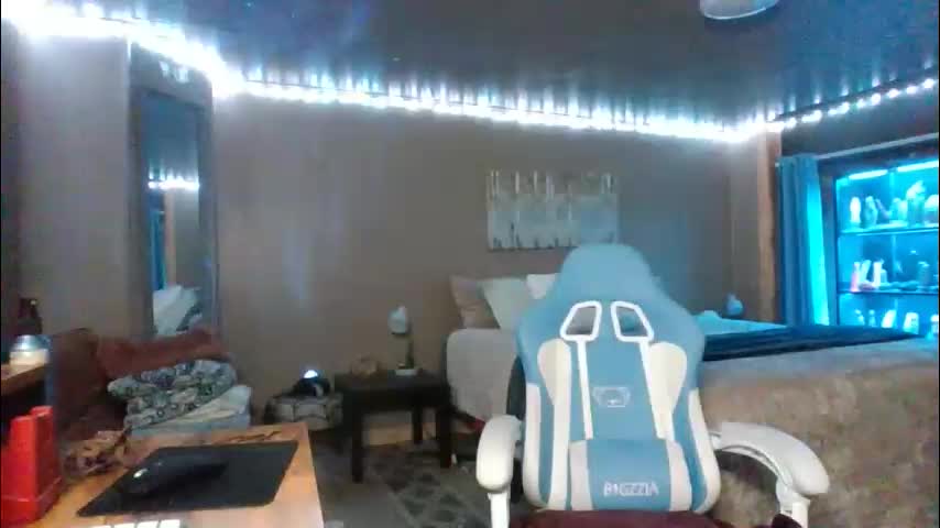 mavismable Cam Model Chat January 13, 2026