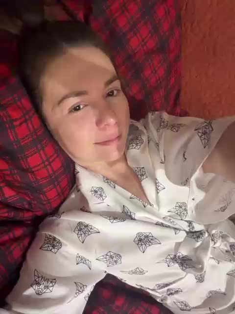 HelgaLeo Cam Model Chat January 15, 2026