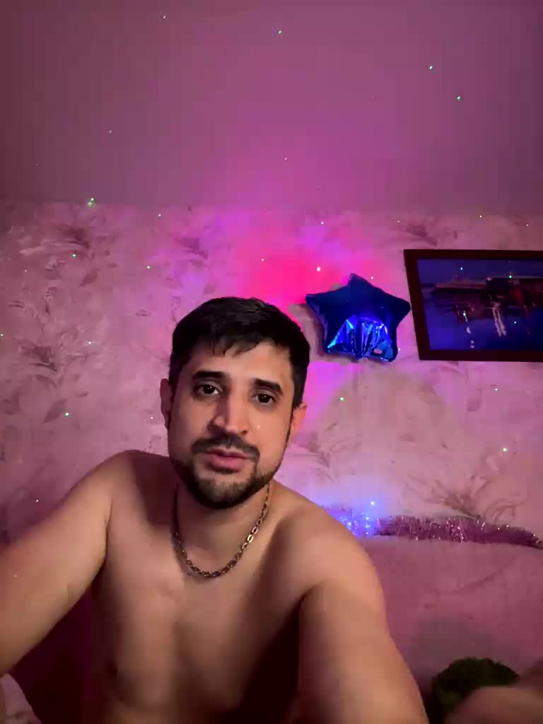 VIP17CoupleDream Cam Model Chat January 15, 2026