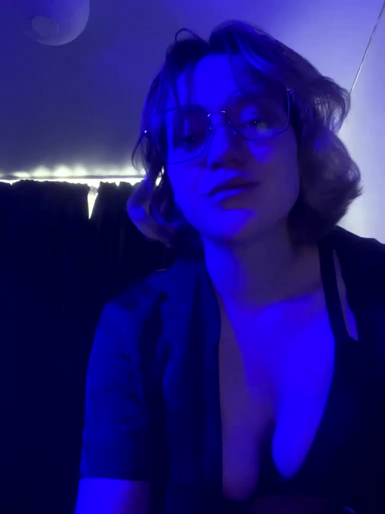 Alexandra-113 Cam Model Chat January 15, 2026