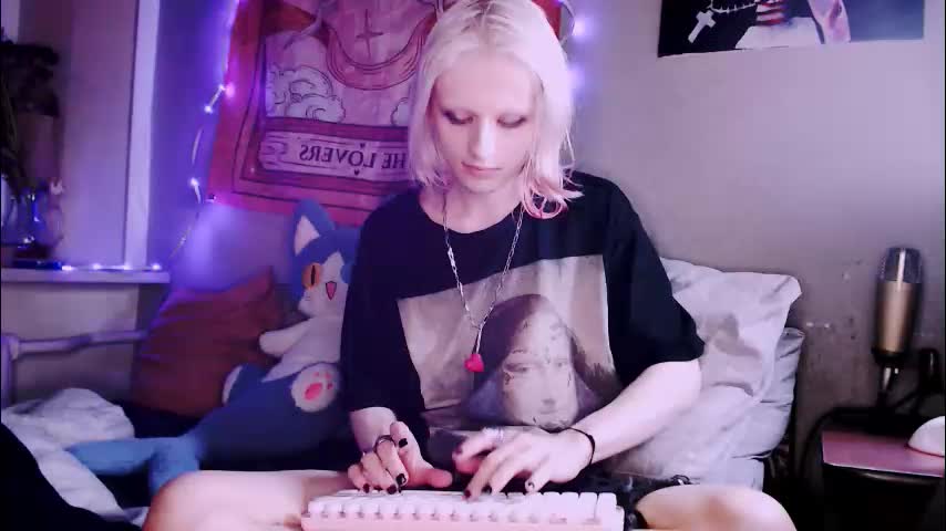 alien_bella Cam Model Chat January 16, 2026