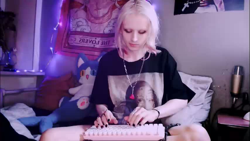 alien_bella Cam Model Chat January 16, 2026