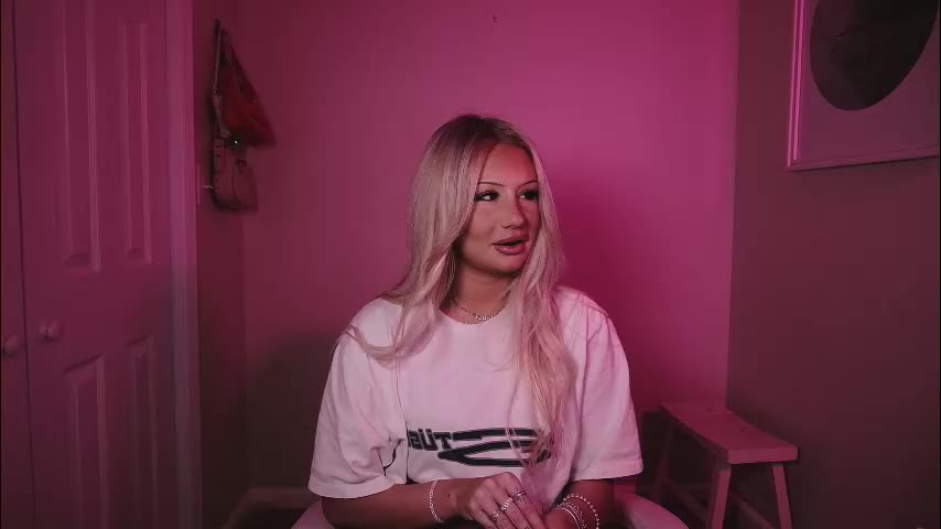 daisyy888 Cam Model Chat January 16, 2026