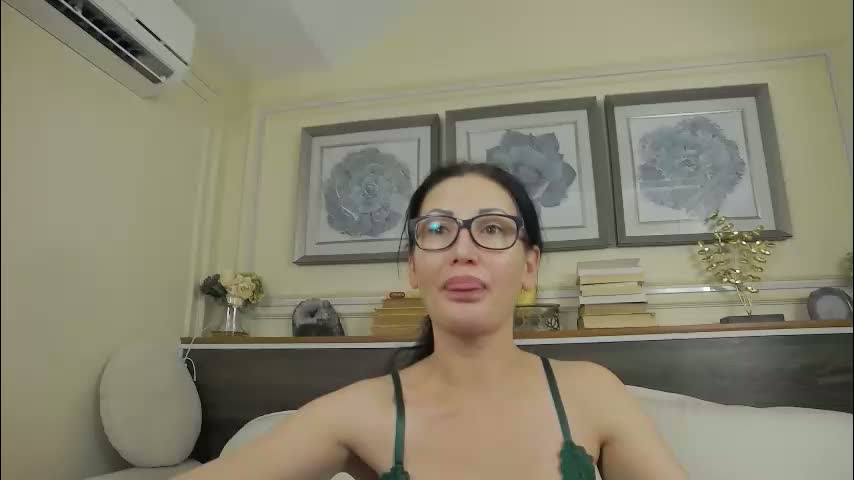 hellendesire Cam Model Chat January 16, 2026