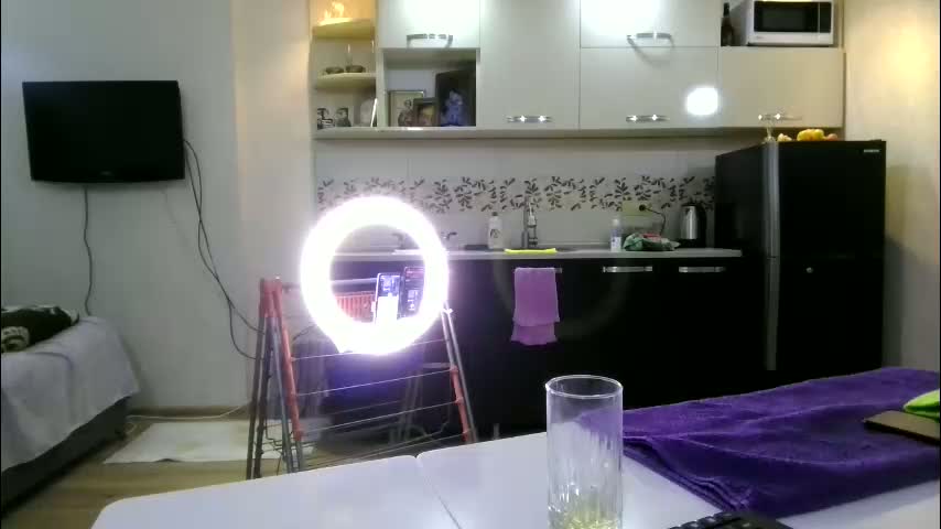 best_ass2000 Cam Model Chat January 16, 2026