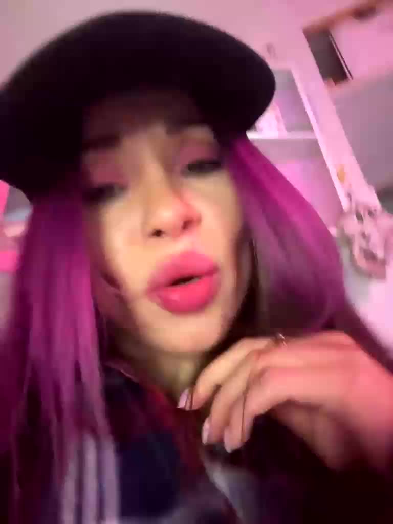 VIP17CoupleDream Cam Model Chat January 16, 2026