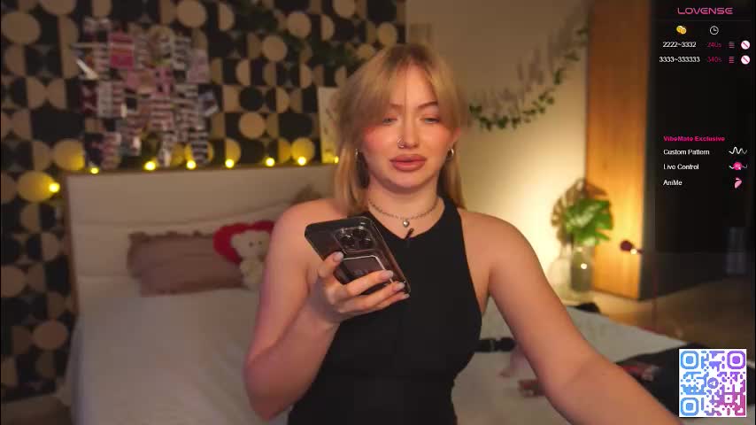 charming_daisy Cam Model Chat January 18, 2026