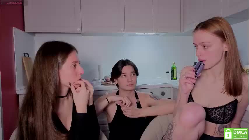 ihavepaws33 Cam Model Chat January 18, 2026