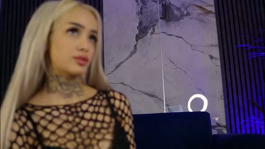 blondie_muller Cam Model Chat January 18, 2026