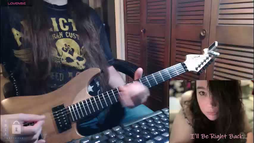 livewifecambjs Cam Model Chat January 18, 2026