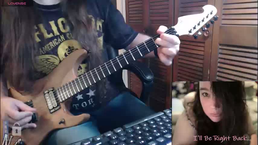 livewifecambjs Cam Model Chat January 18, 2026