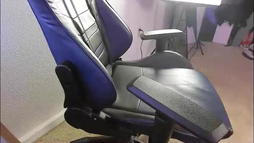 smoothj2015 Cam Model Chat January 18, 2026