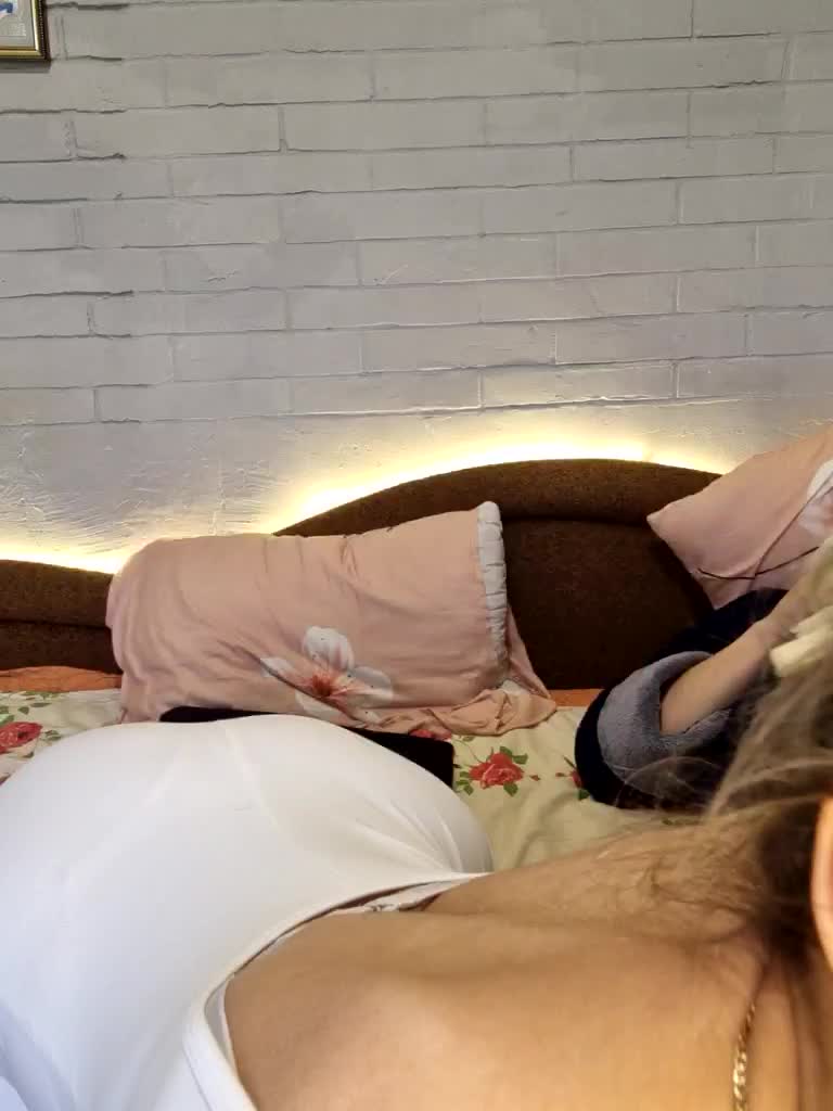 SweetCoople Cam Model Chat January 19, 2026