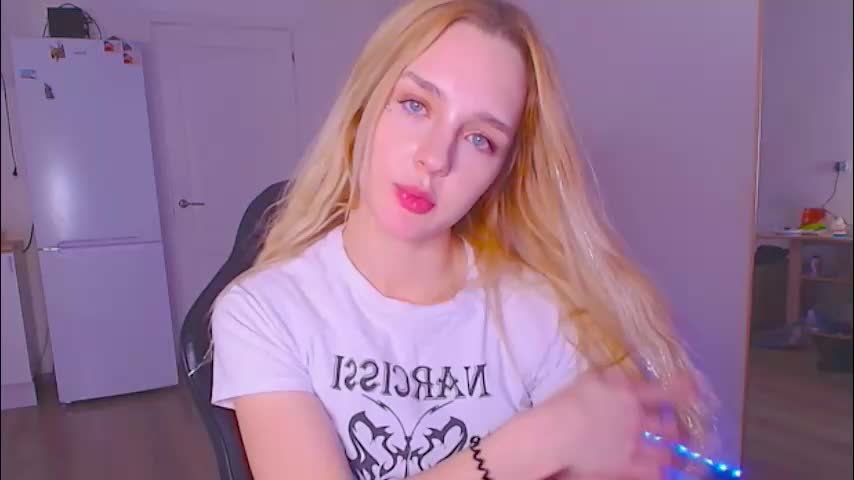 sailormoon666_ Cam Model Chat January 19, 2026