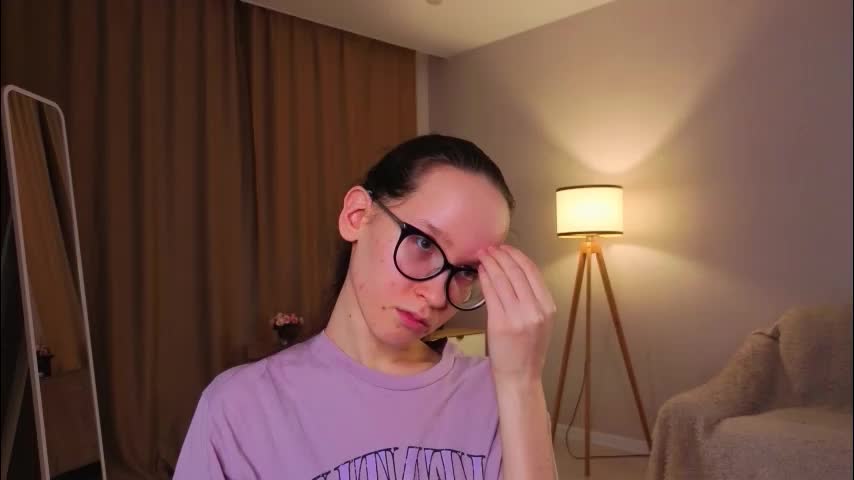 lynettebails Cam Model Chat January 19, 2026